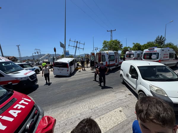 Fethiye’de Kavşakta Kaza