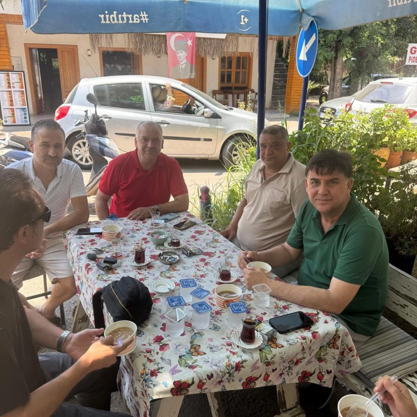 MHP ve BBP Heyeti Karakeçililer Mahallesi Aşure Etkinliğine Katıldı