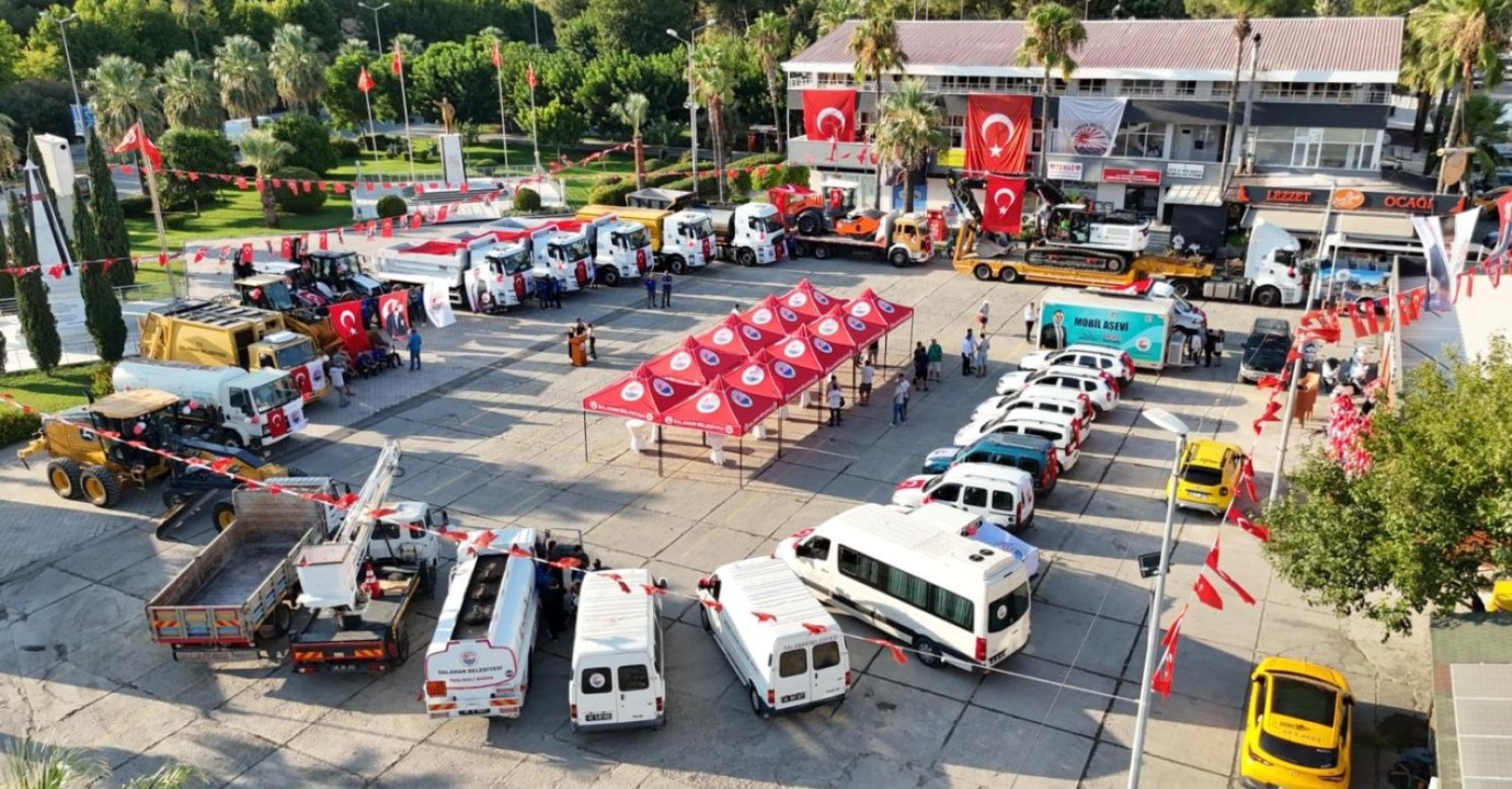 BAŞKAN SEZER DURMUŞ’TAN ARAÇ ŞOVU