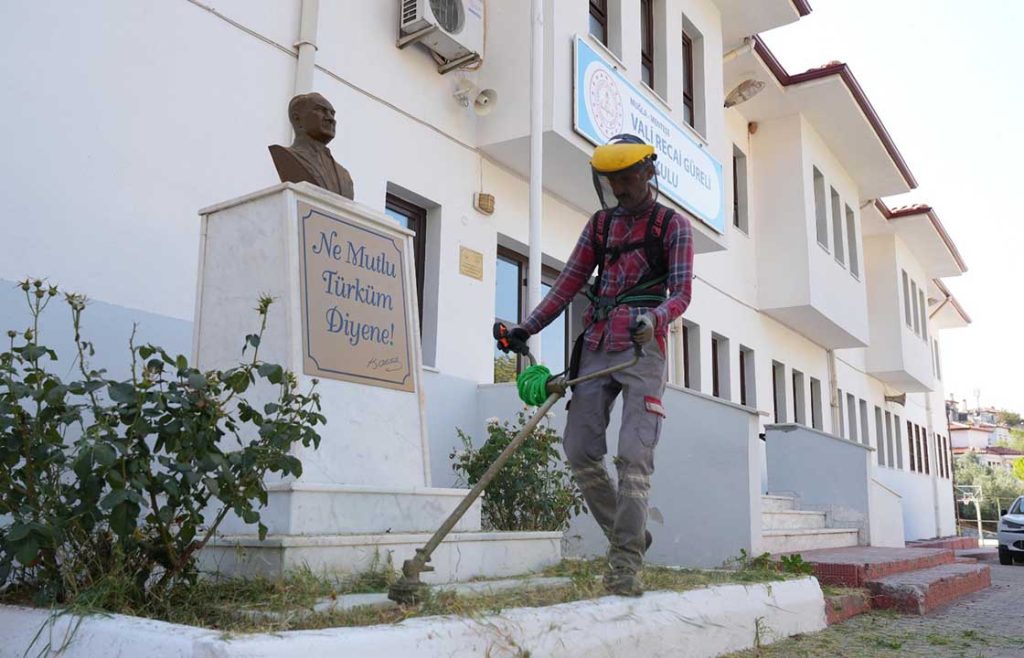 Menteşe Belediyesi’nden Okullara Destek